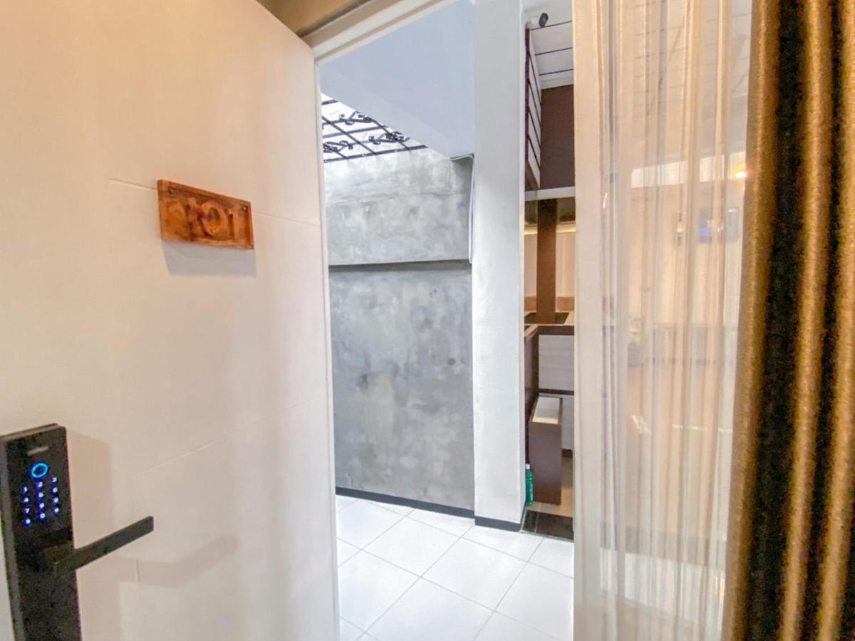 Reddoorz Syariah At Mitra Guest House Malang Extérieur photo